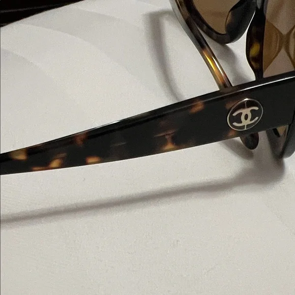 CHANEL Brown Tortoise Sunglasses - Picture 2 of 4